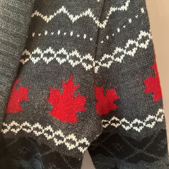 Fair Isle Patterned Maple Leaf Canadian Flag Knit Open Front Cardigan w/Tie sz S - Picture 2 of 9